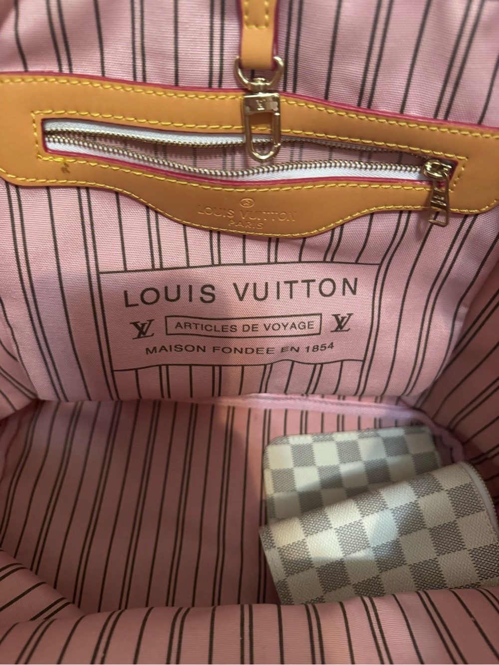 Louis Vuitton never full Neutral Checkered Tote Bag with Tan Trim - Picture 6 of 12